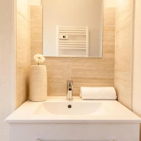 Family-friendly Near Montparnasse Apartment *
